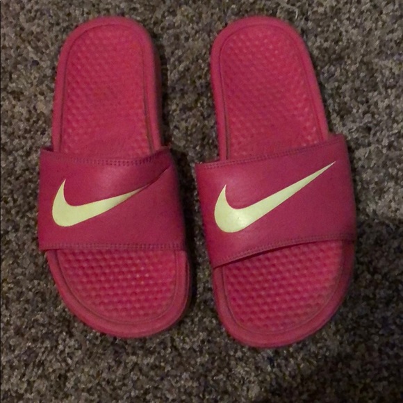 burgundy nike sandals with gold check